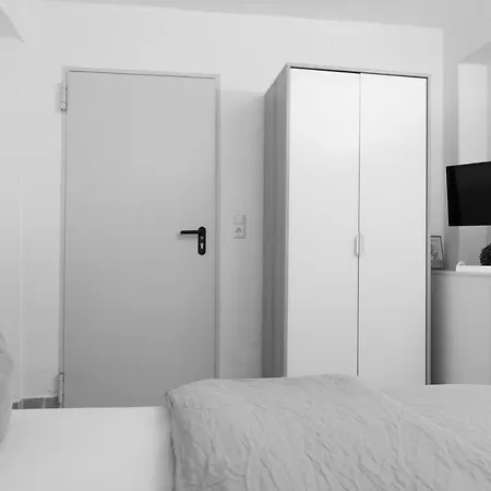 Gastehaus La Mula 2*