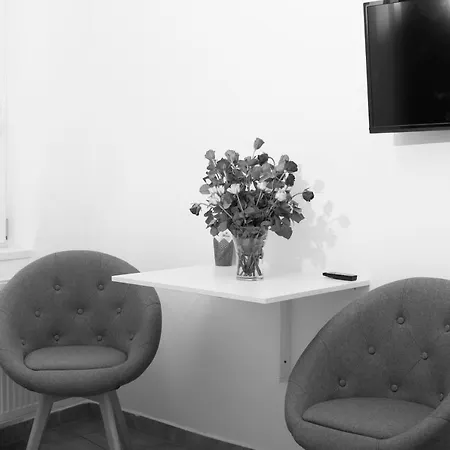 Gastehaus La Mula 2*